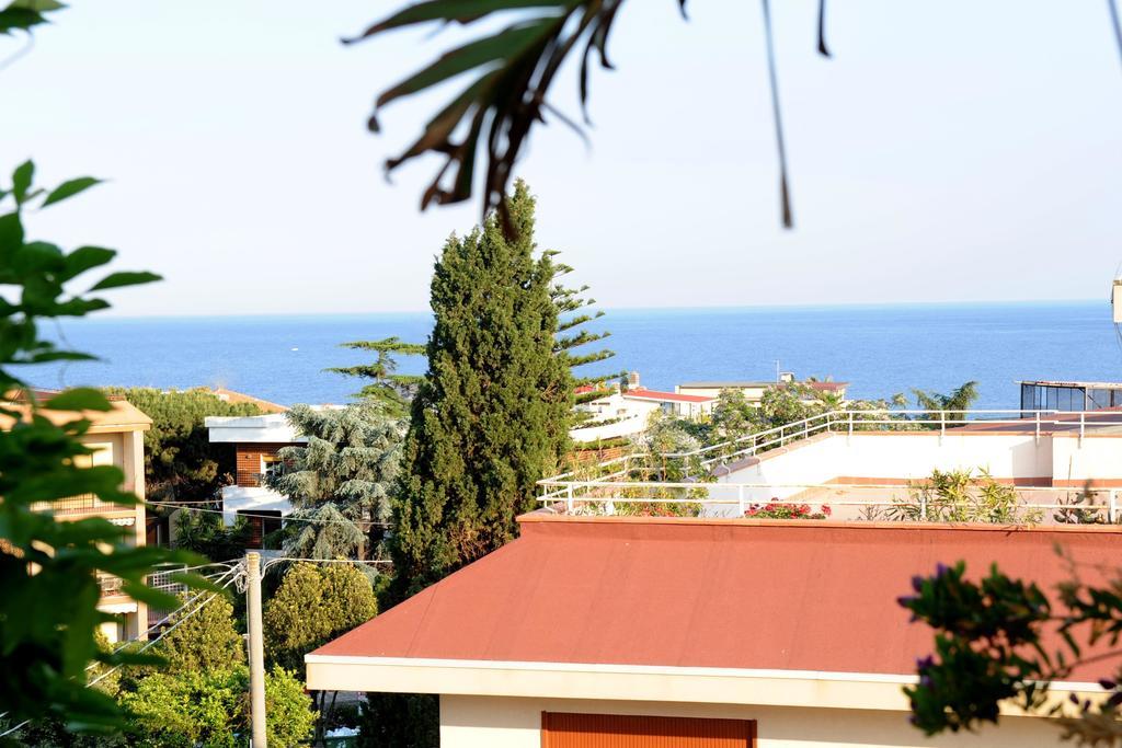 Terrazza Pavone Apartment Aci Castello Phòng bức ảnh