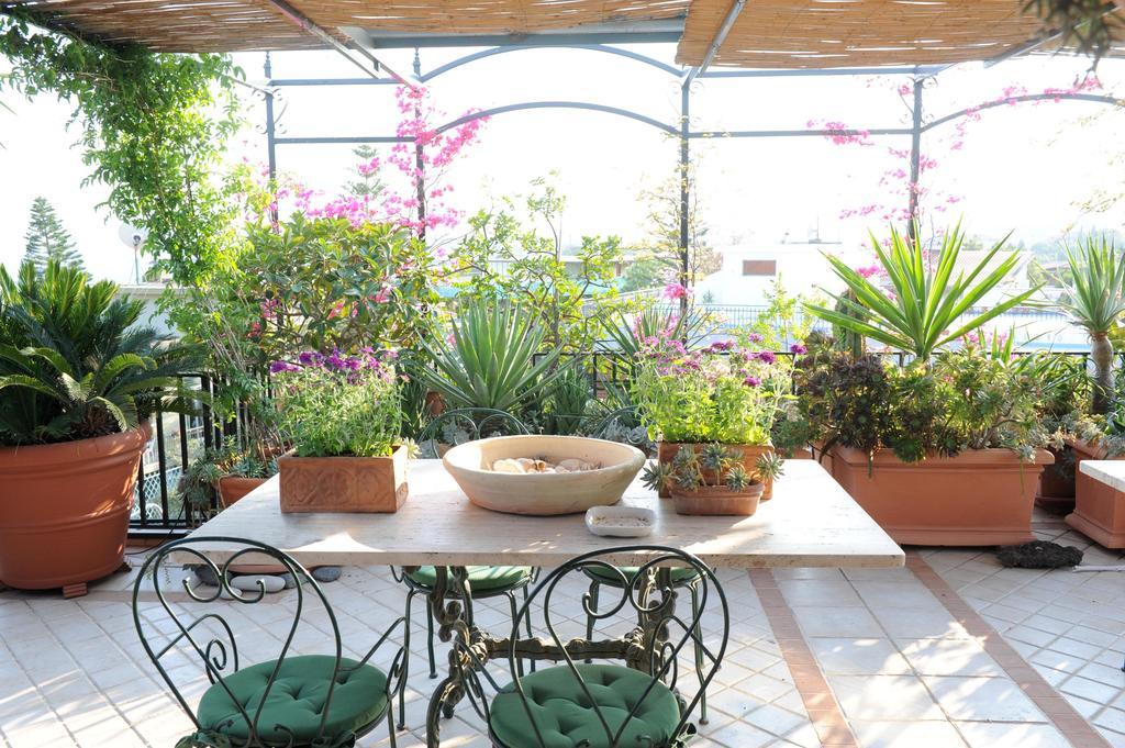 Terrazza Pavone Apartment Aci Castello Phòng bức ảnh