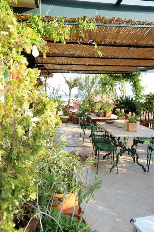 Terrazza Pavone Apartment Aci Castello Phòng bức ảnh